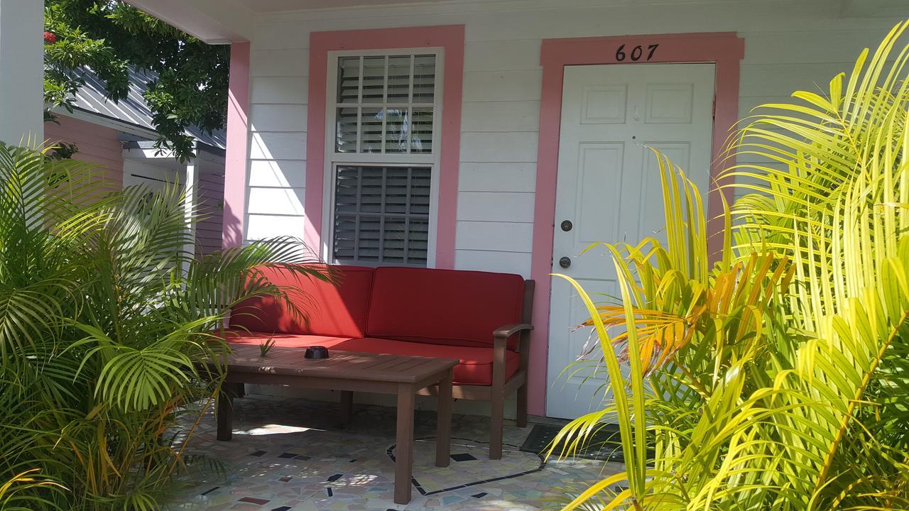 Courtney'S Place Historic Cottages & Inns Key West Exterior photo