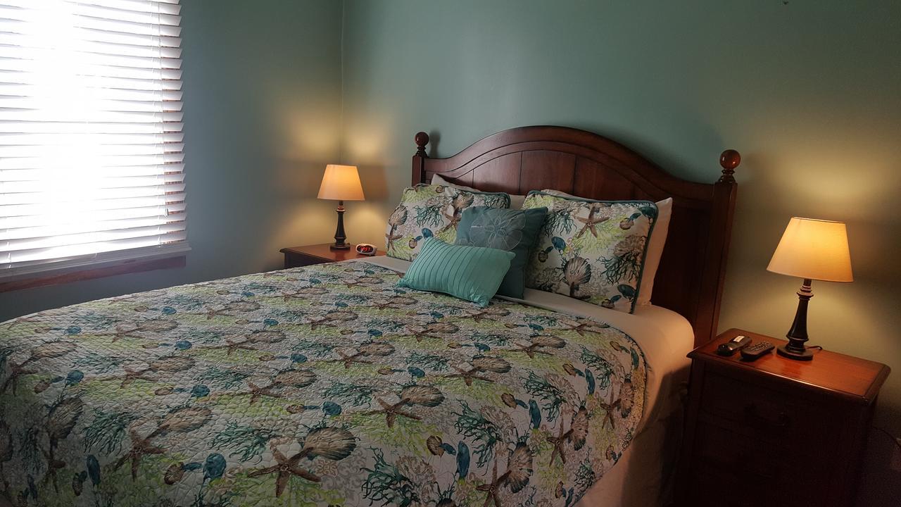 Courtney'S Place Historic Cottages & Inns Key West Exterior photo