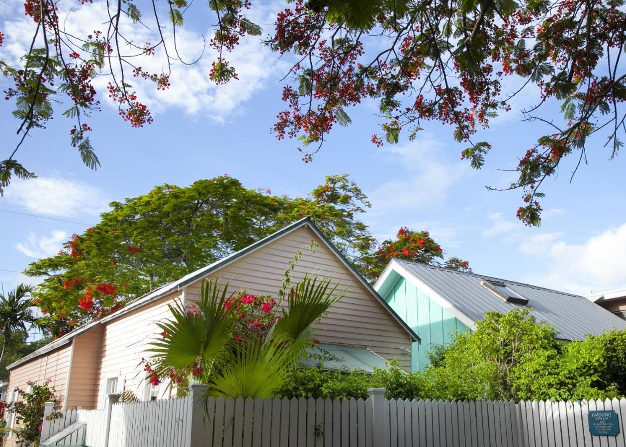 Courtney'S Place Historic Cottages & Inns Key West Exterior photo