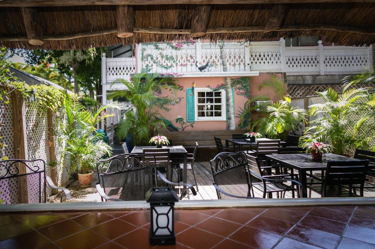 Courtney'S Place Historic Cottages & Inns Key West Exterior photo